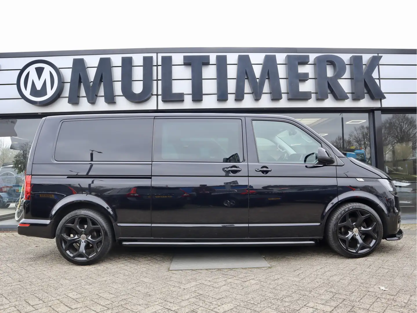 Volkswagen T6.1 Transporter 2.0 TDI 150PK DSG LUXE DUBBELE CABINE Negro - 2