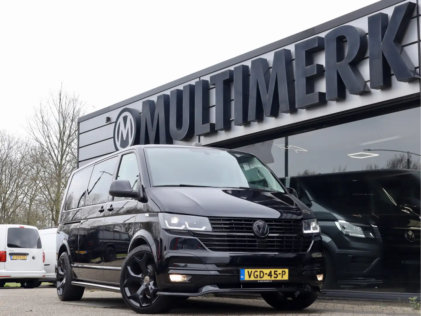 Volkswagen T6.1 Transporter 2.0 TDI 150PK DSG LUXE DUBBELE CABINE Negro - 1