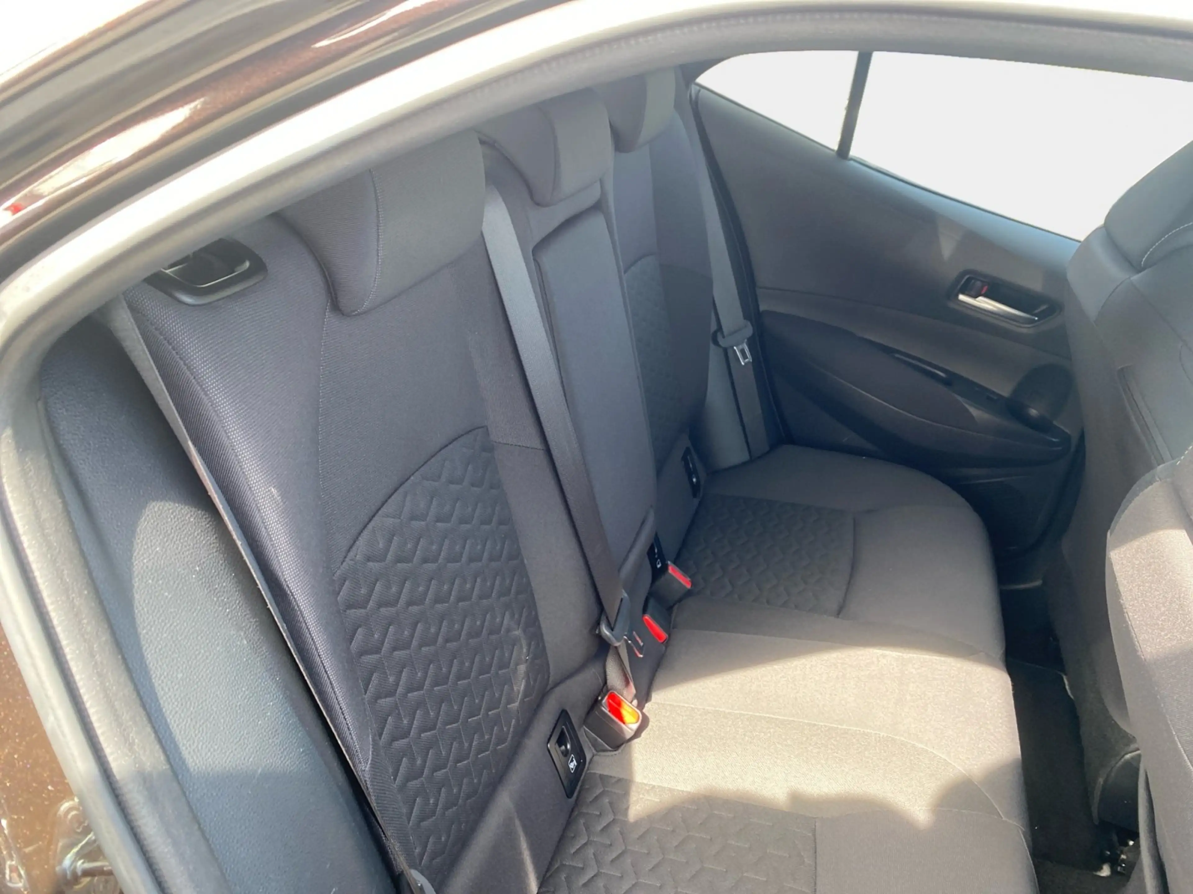 Toyota Corolla 2.0 Hybrid Team D 2xKlima ACC AUT Kam. — photo 11