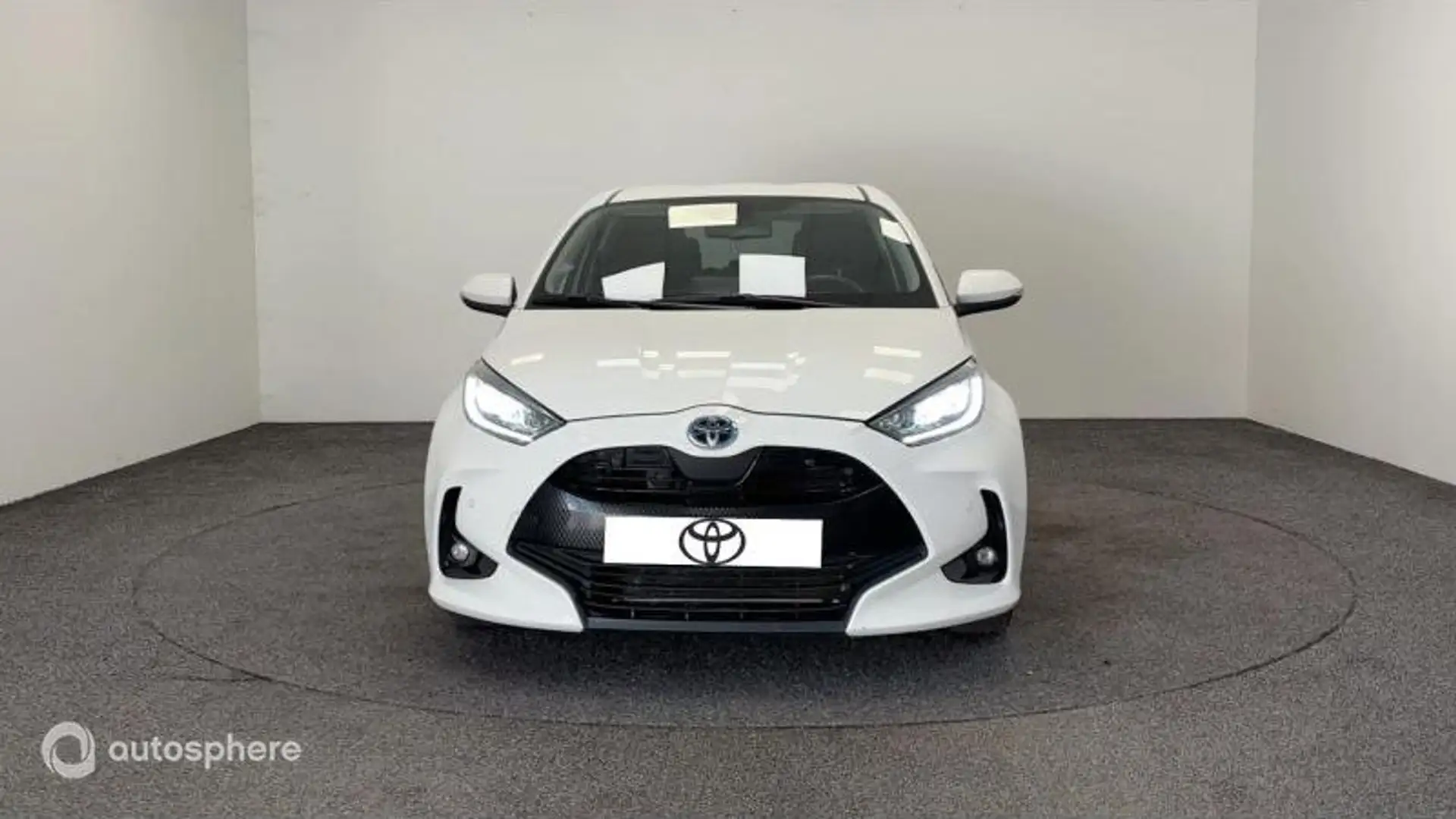 Toyota Yaris 116h Design 5p MY22 - 2