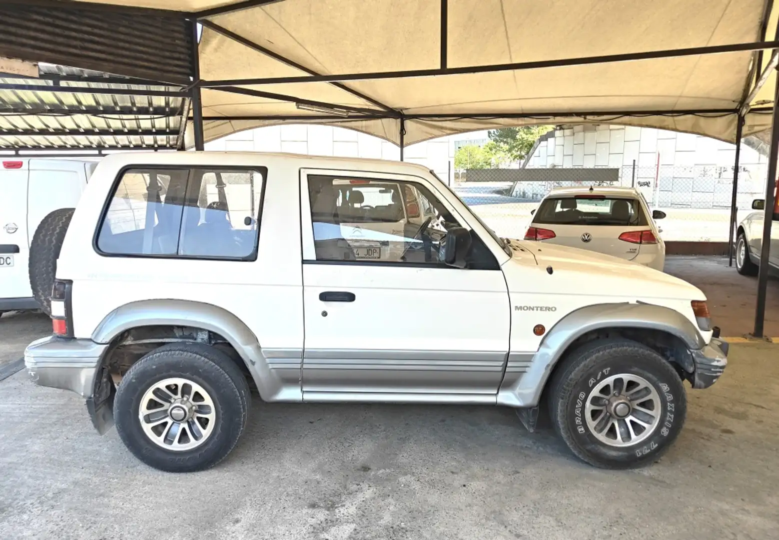 Mitsubishi Montero Corto 2.5 Tdi GLS Standard Blanc - 2