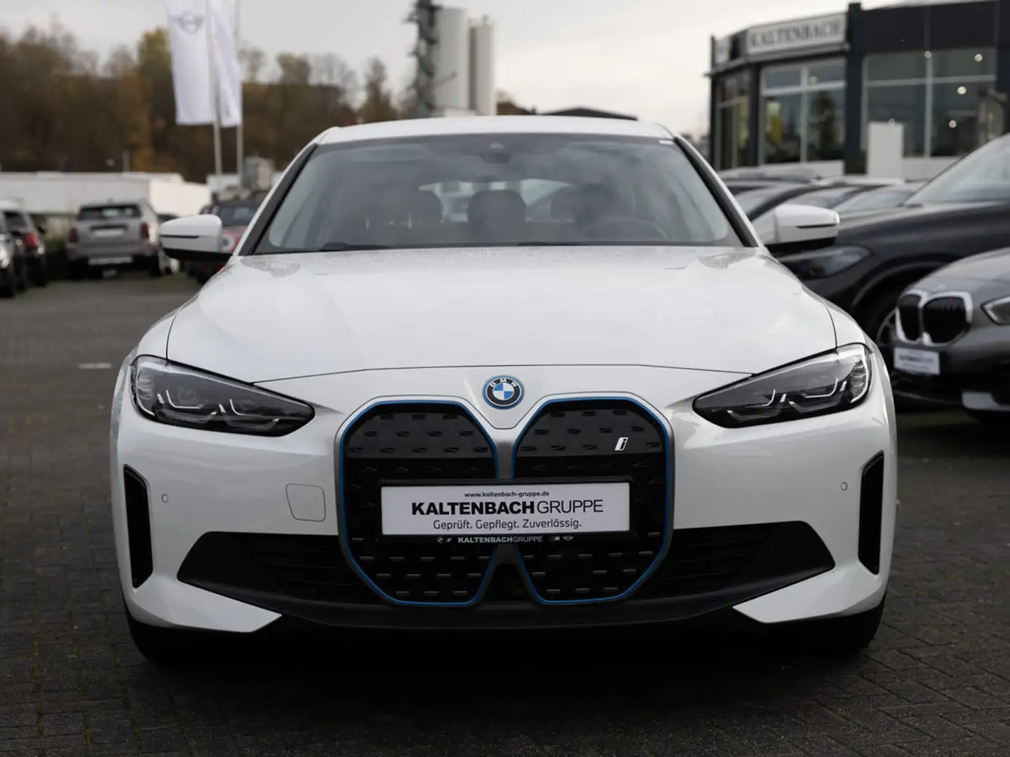 BMW i4 eDrive 40 Gran Coupe LED ACC KAMERA SHZ Weiß - 2