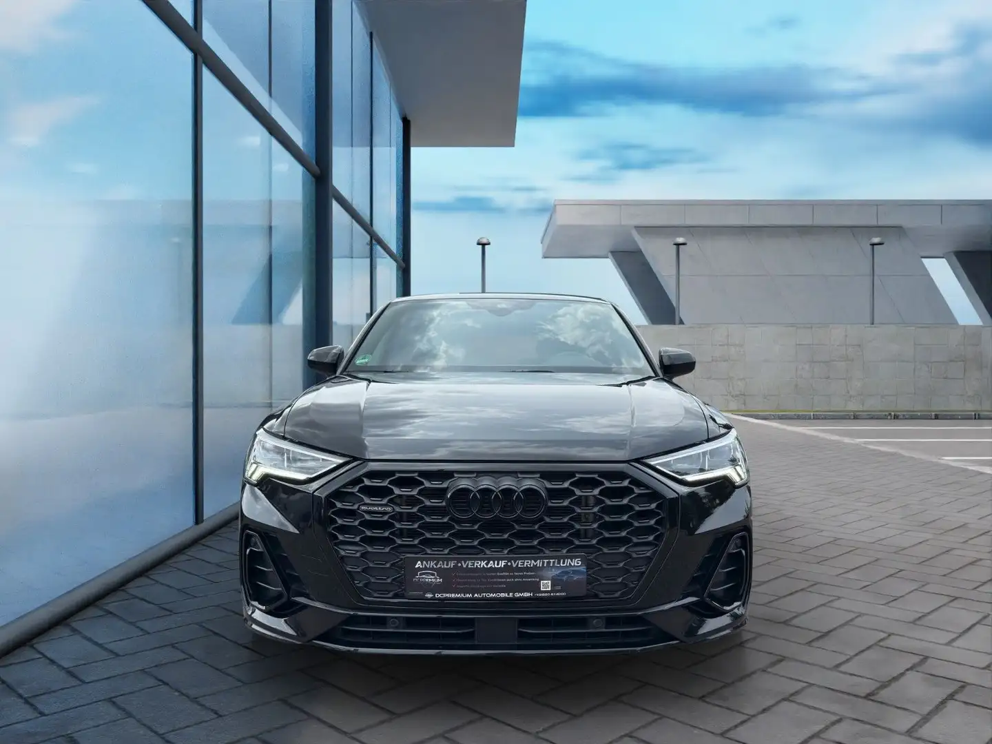 Audi Q3 Sportback 40 TDI quattro S line, 200PS Zwart - 2
