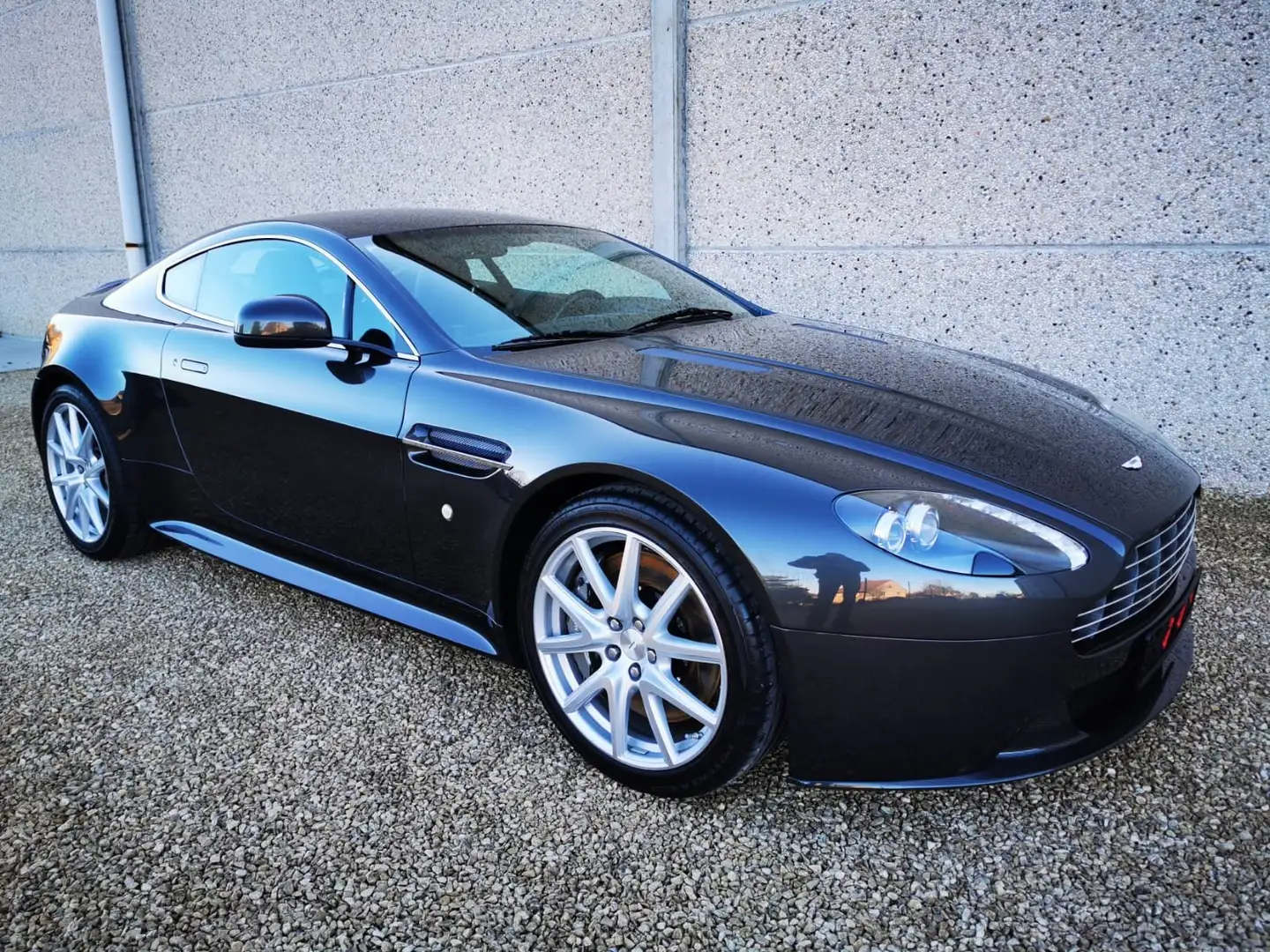 Aston Martin Vantage 4.7 V8, 320 Kw,436CV Gris - 2