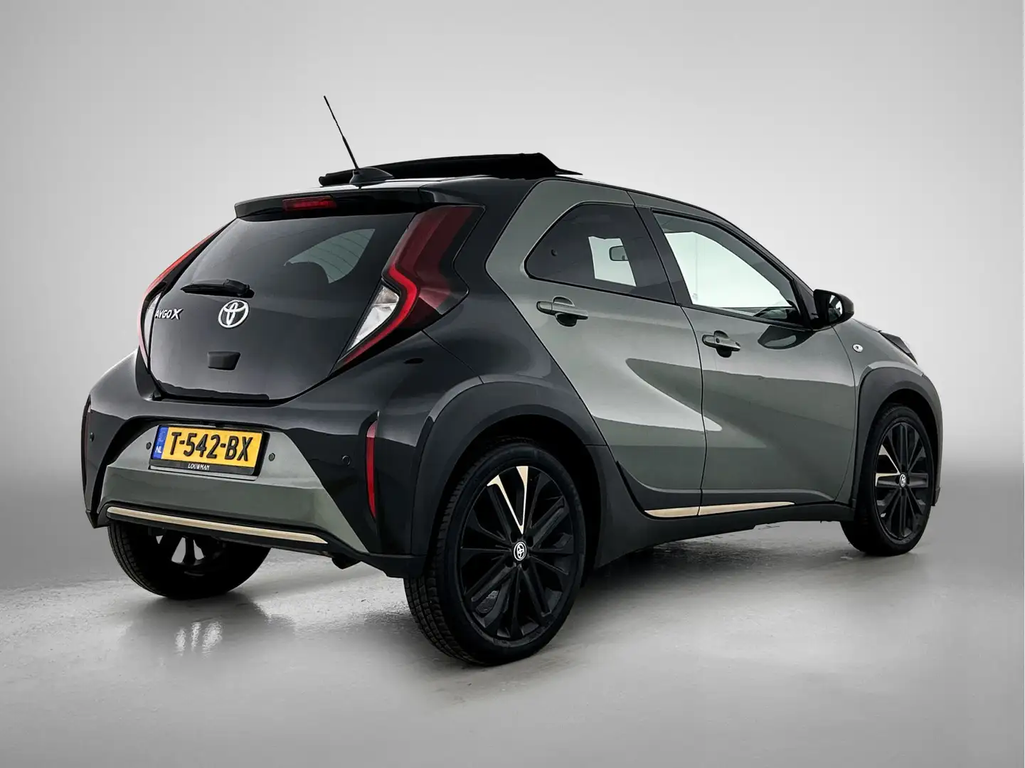 Toyota Aygo X 1.0 VVT-i MT Premium Cabriodak | Parkeersensoren | Vert - 2