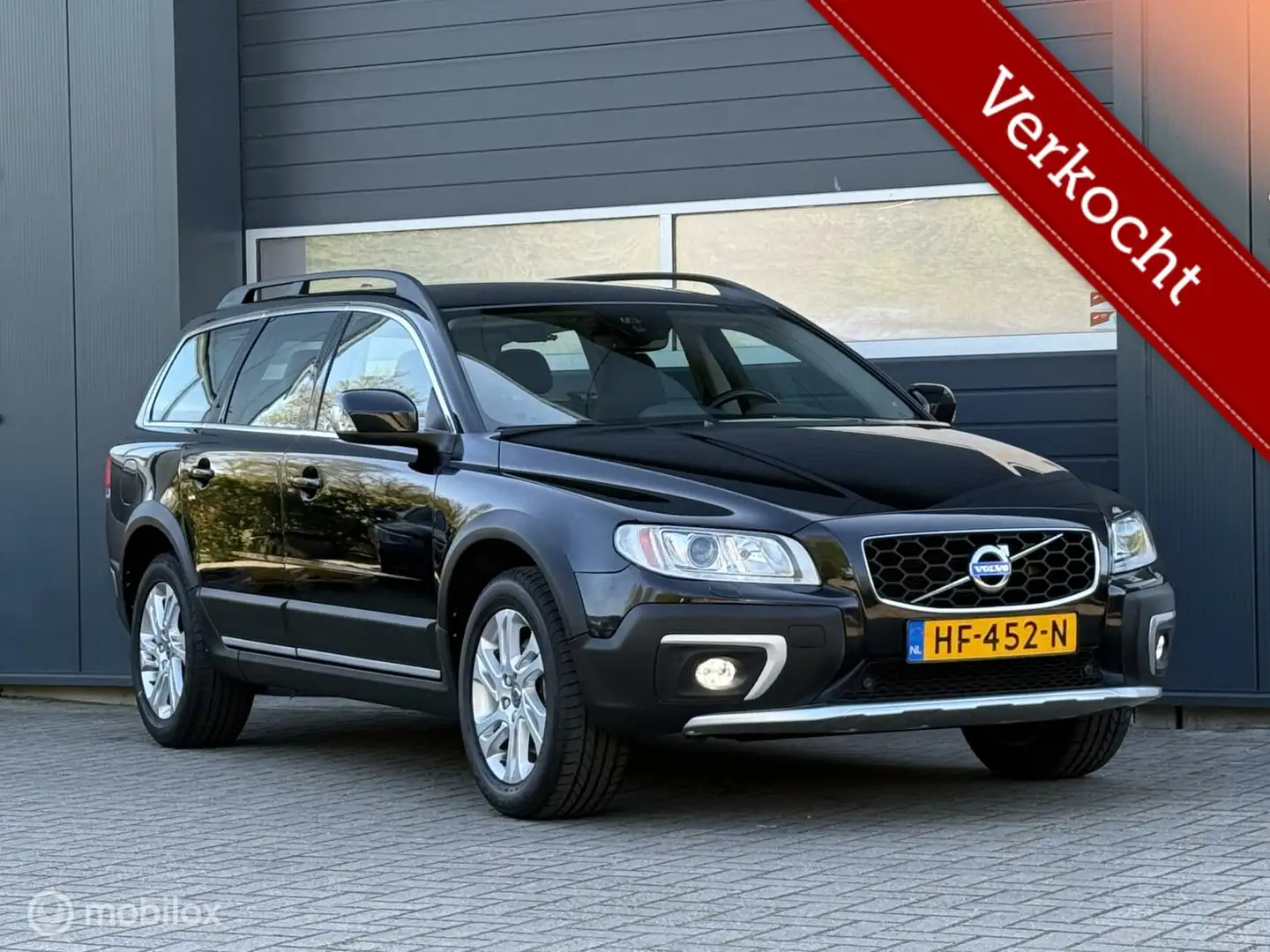 Volvo XC70 2.0 D4 FWD Geartronic-8 Momentum /Sensus Navi/Lede Schwarz - 2