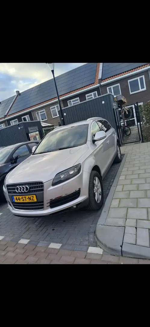 Audi Q7 3.0 TDI q.Pro L+ 5+2 Stříbrná - 1