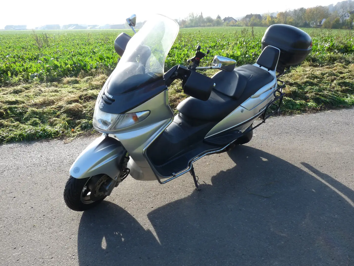 Suzuki Burgman 400 Gümüş rengi - 1