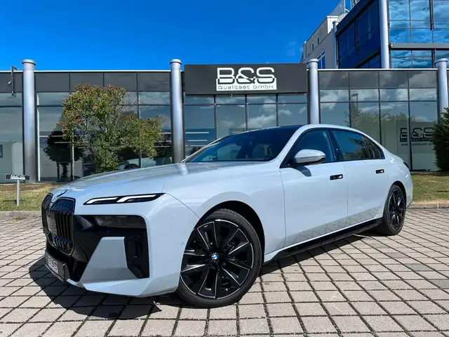 BMW 740