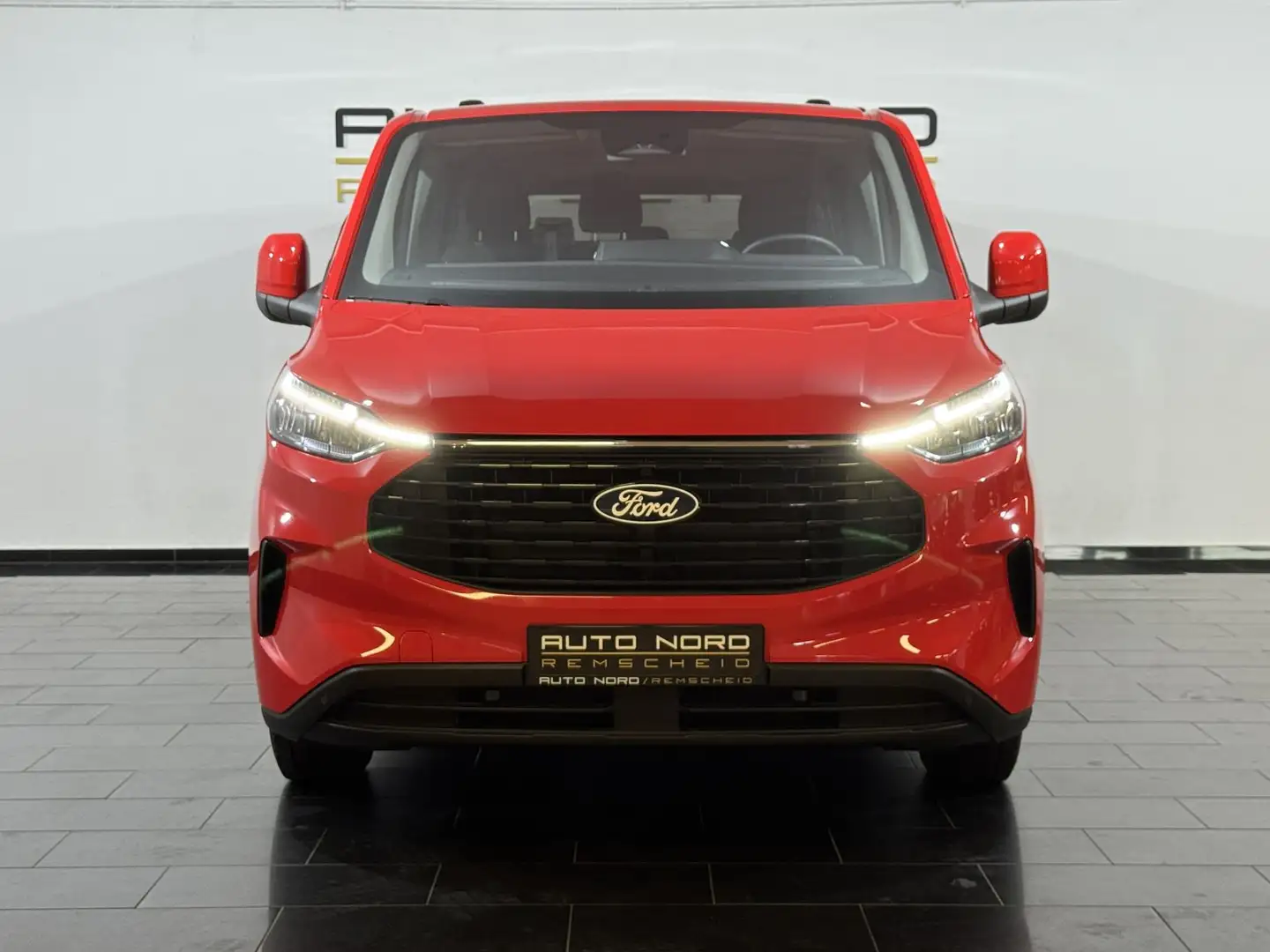 Ford Tourneo Custom 320 L1 Titanium*AHK*LED*MWST* Weiß - 2