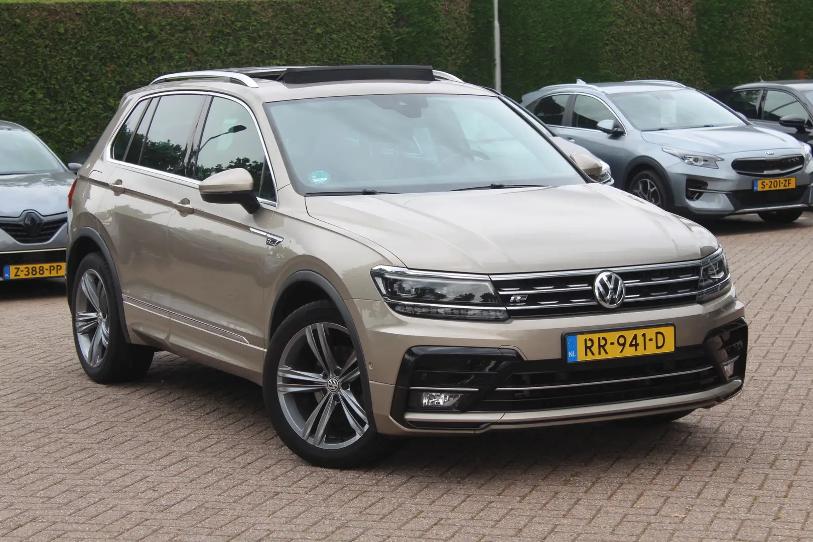 Volkswagen Tiguan 1.4 TSI ACT Highline Bus. R-Line / Trekhaak / Pano Jaune - 1