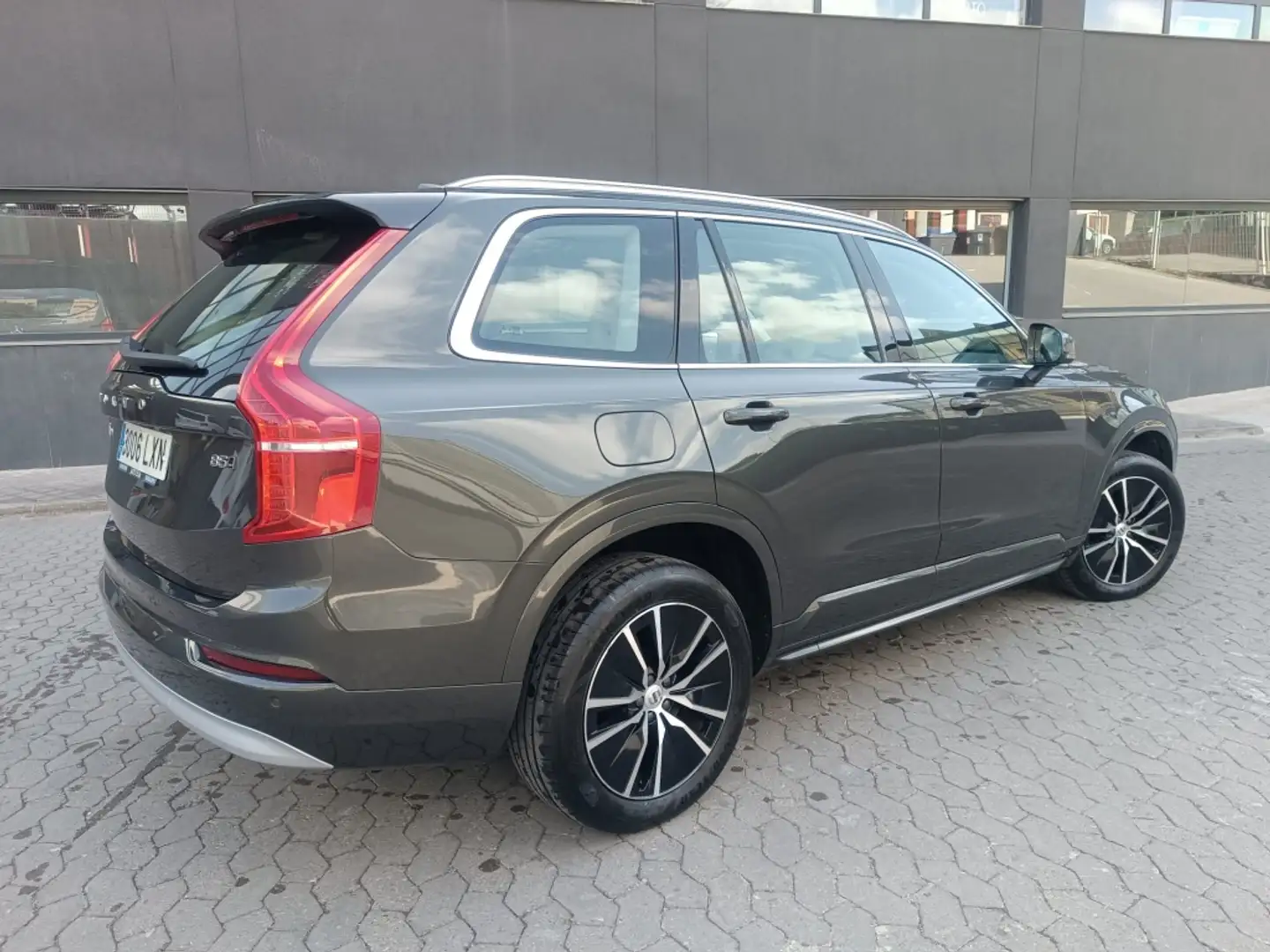 Volvo XC90 B5 Momentum Pro 7pl. AWD Aut. Gris - 2