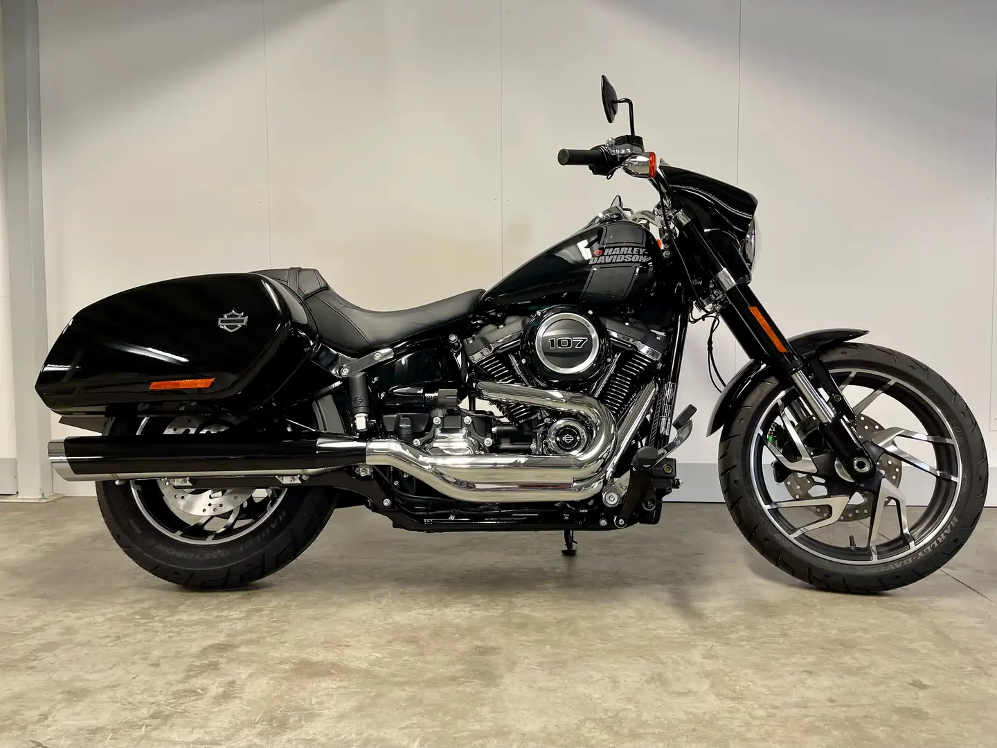 Harley-Davidson Sport Glide SOFTAIL FLSB Negru - 1