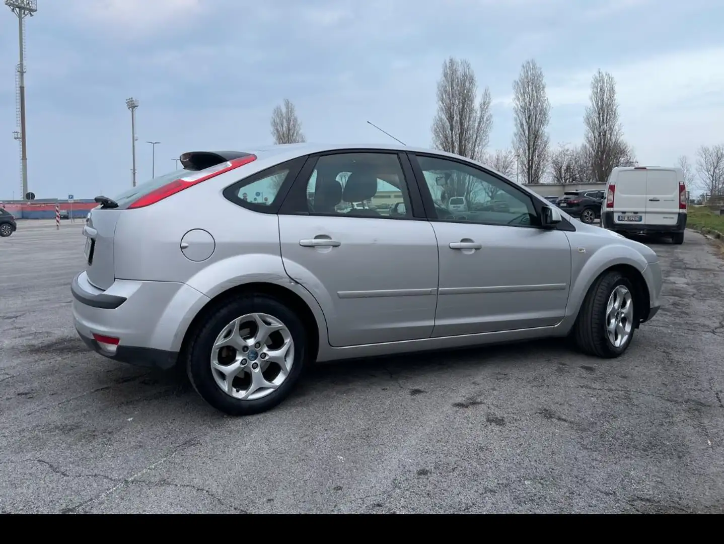 Ford Focus 1.6 ti- vct, 100 cv. Grigio - 1
