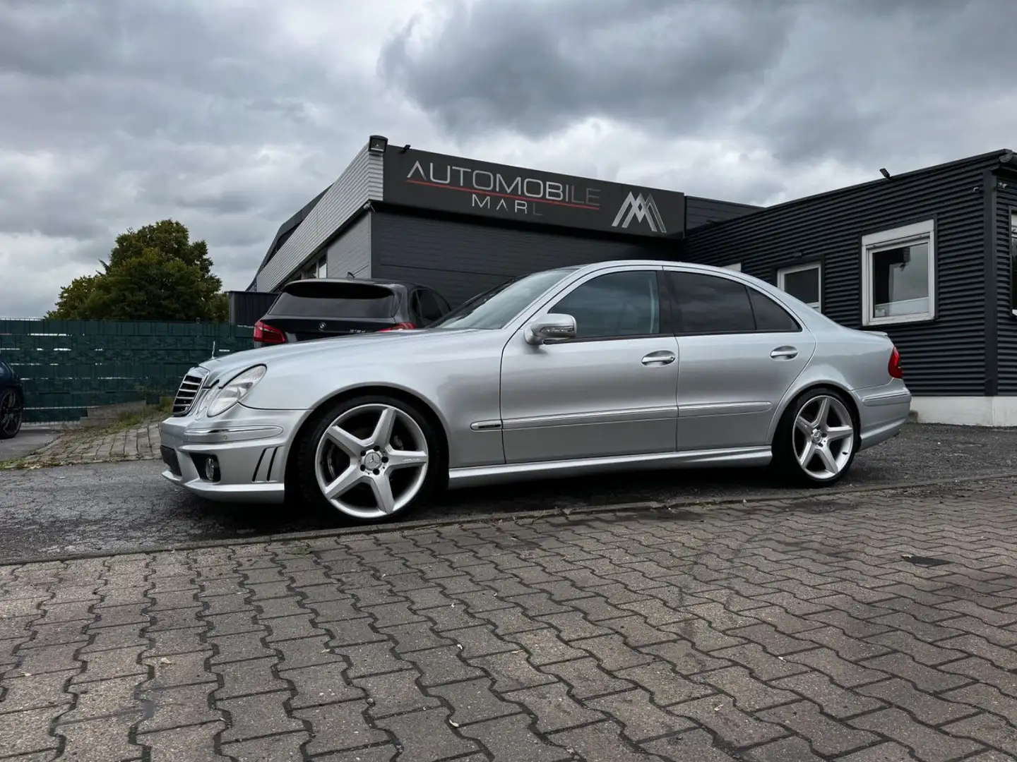 Mercedes-Benz E 280 E -Klasse Lim. E 280 CDI|E-63 AMG|AMG| Silber - 1