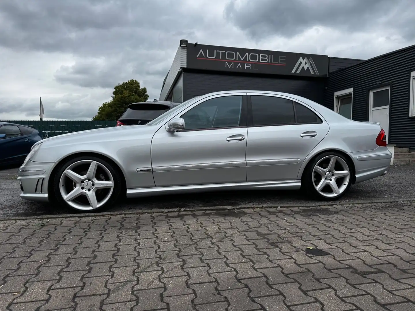 Mercedes-Benz E 280 E -Klasse Lim. E 280 CDI|E-63 AMG|AMG| Silber - 2