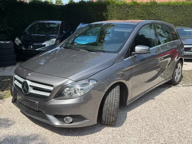 Mercedes-Benz B 180 benzine - AUTOMAAT - 33761KM - Navi - GARANTIE