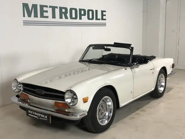 Triumph TR6 Cabriolet M0902