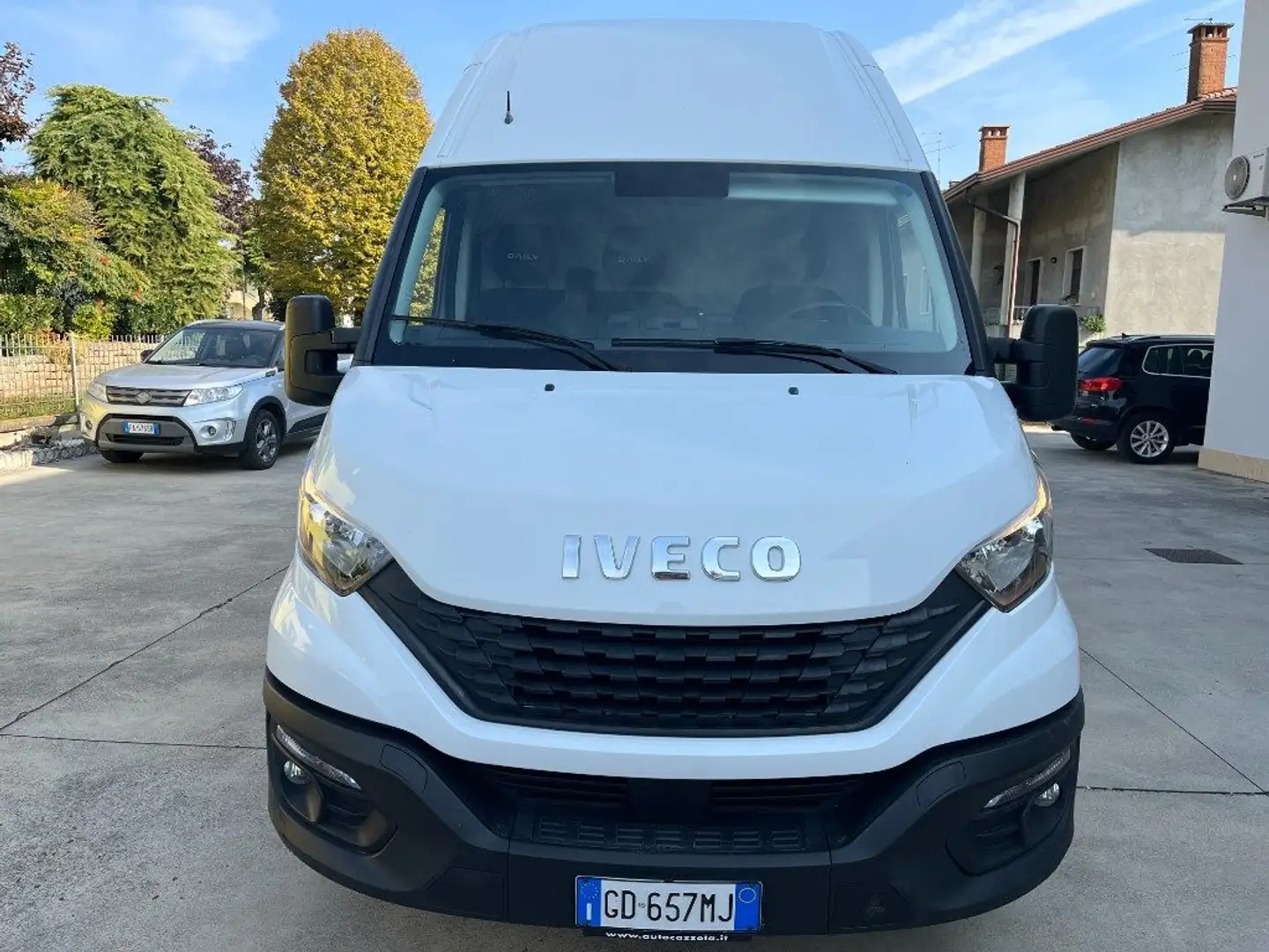 Iveco Daily 35S14V 2.3 HPT PL-TA Furgone L4 H3 MAXI VOLUME Bianco - 2