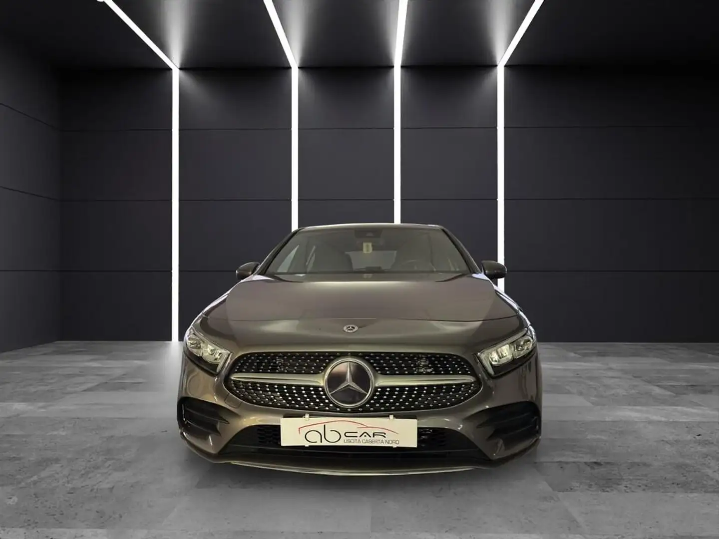 Mercedes-Benz A 180 d Premium auto Grigio - 2