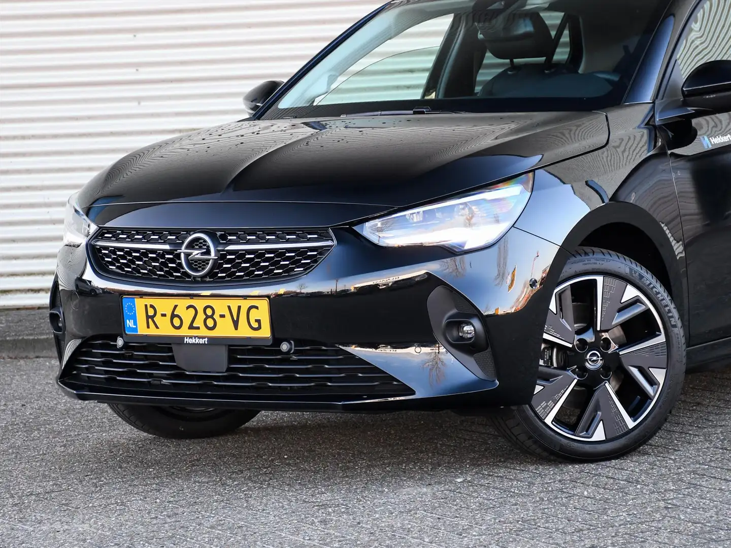 Opel Corsa-e Electric Elegance 50kWh 136pk Automaat 3-FASE 16% Zwart - 2