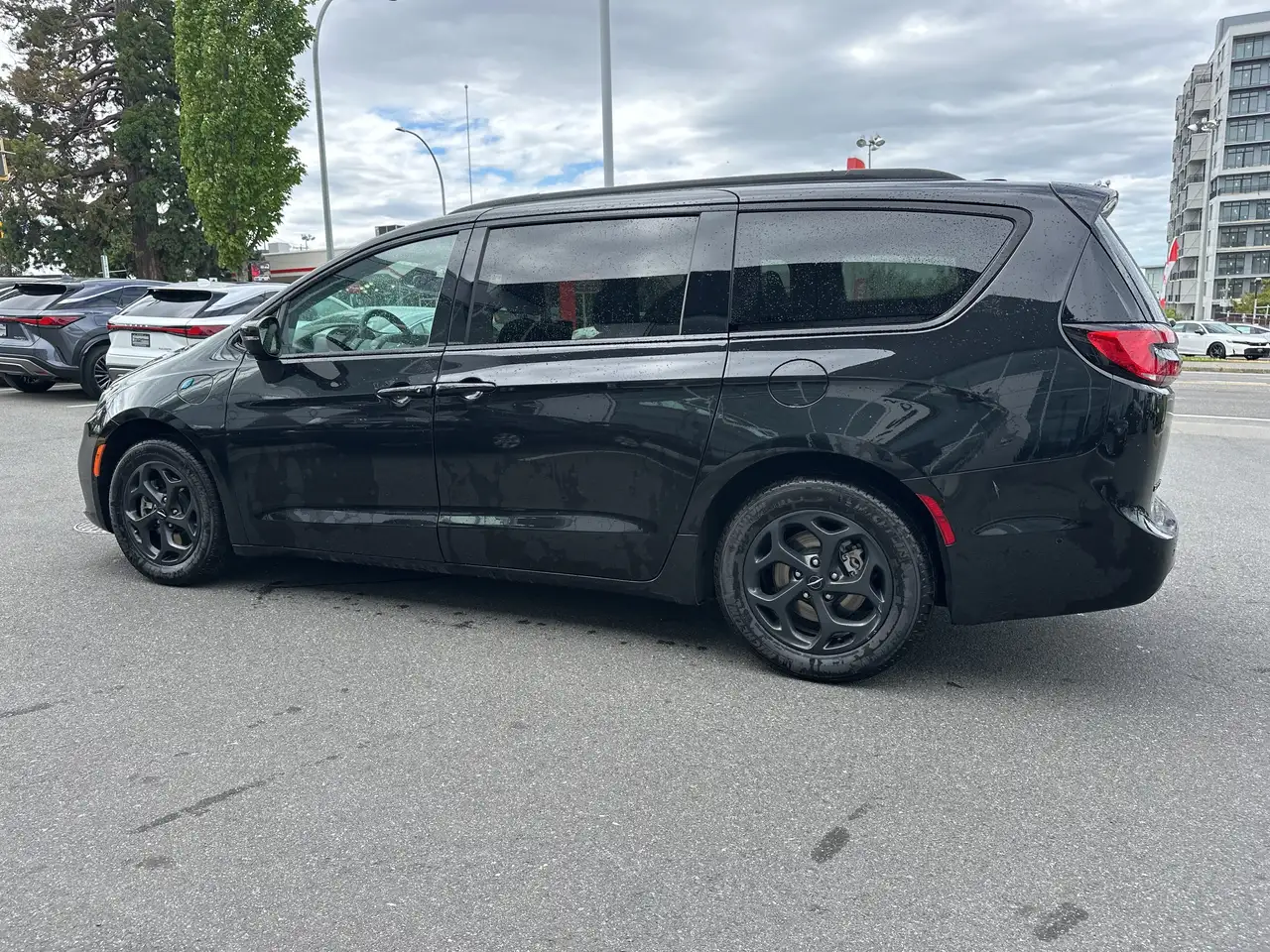 Chrysler Pacifica снимка Chrysler Pacifica