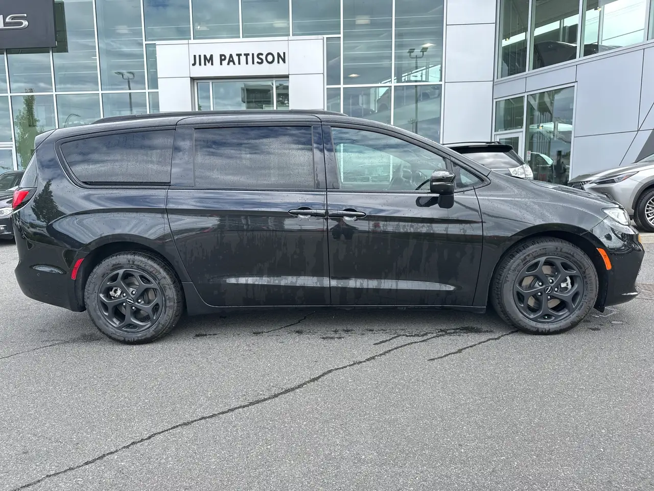 Chrysler Pacifica снимка Chrysler Pacifica