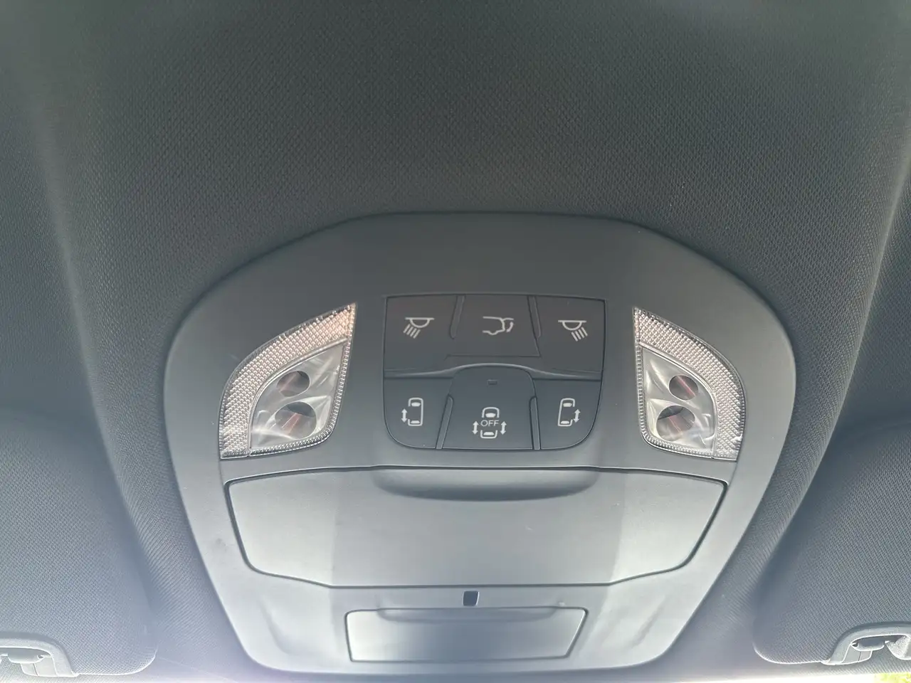 Chrysler Pacifica снимка Chrysler Pacifica