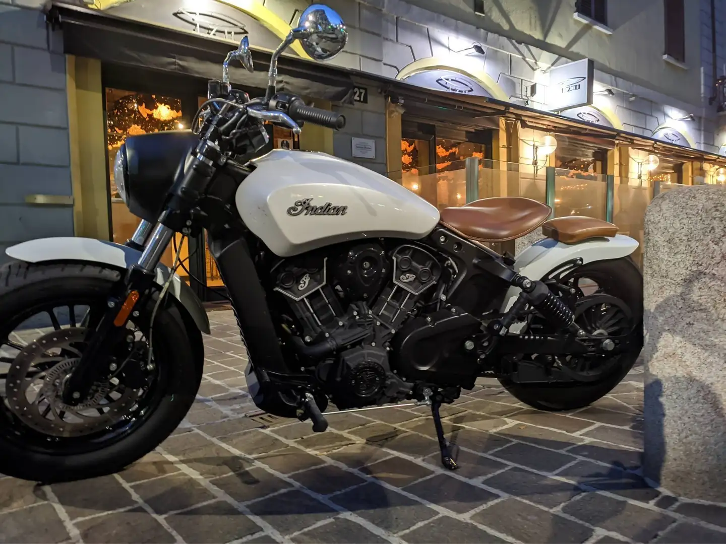 Indian Scout Bianco - 1