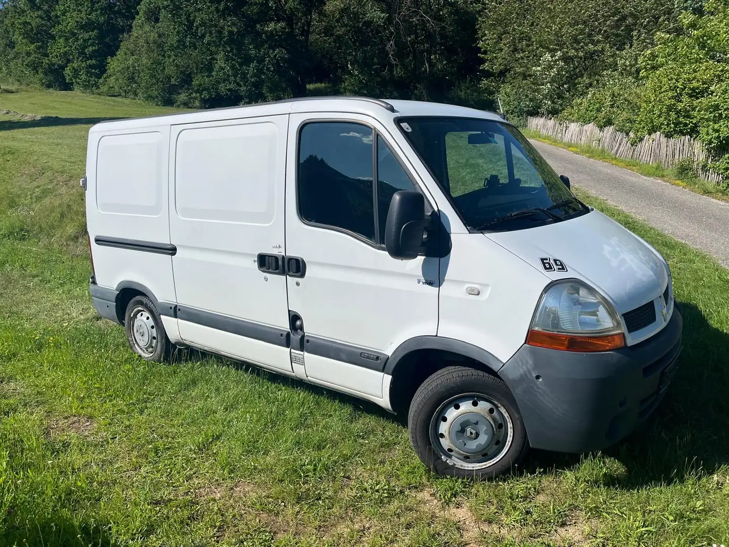 Renault Master L1H1 Minibus Express. 2,5 dCi 120 Expression Weiß - 1