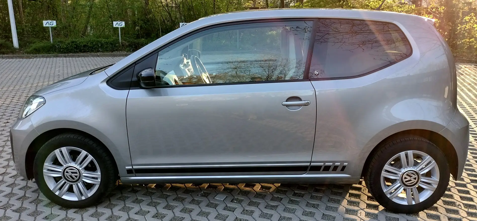 Volkswagen up! 1.0i Edition beats*GARANTIE 1AN*CLIM*BLUETOOTH Gris - 2