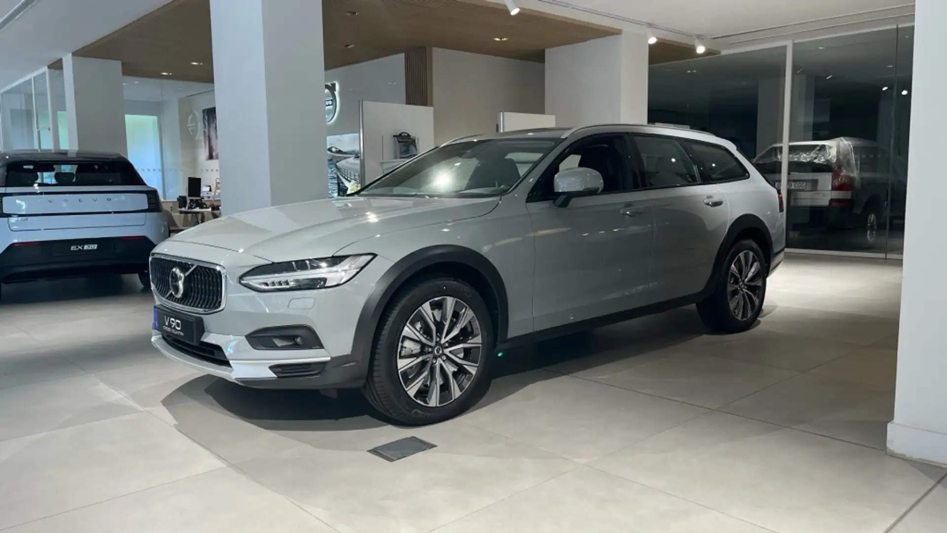 Volvo V90 Cross Country B4 Plus AWD Aut. - 1