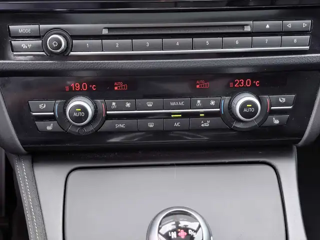 BMW M5 view 26