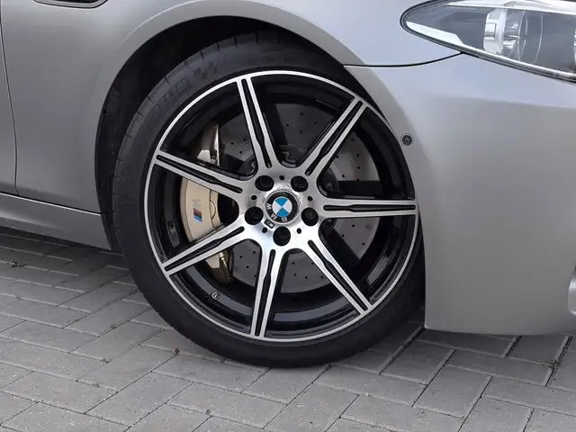 BMW M5 view 10