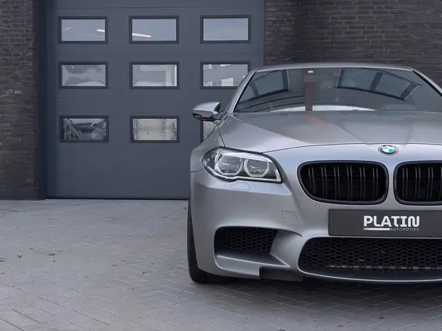 BMW M5 view 12