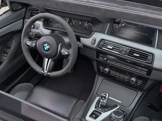 BMW M5 view 21