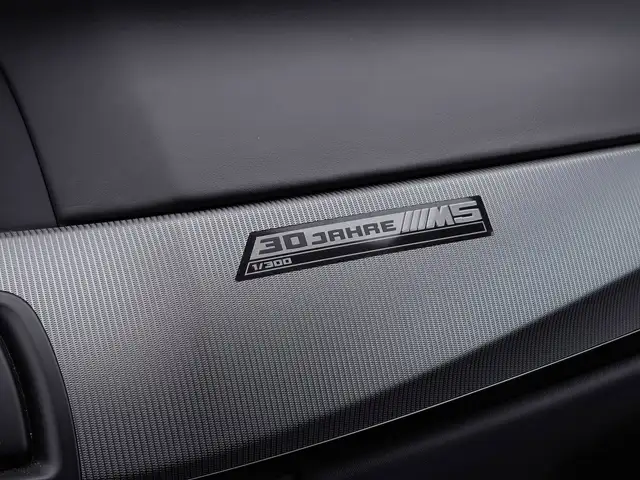 BMW M5 view 25