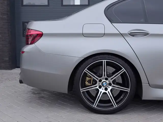 BMW M5 view 28