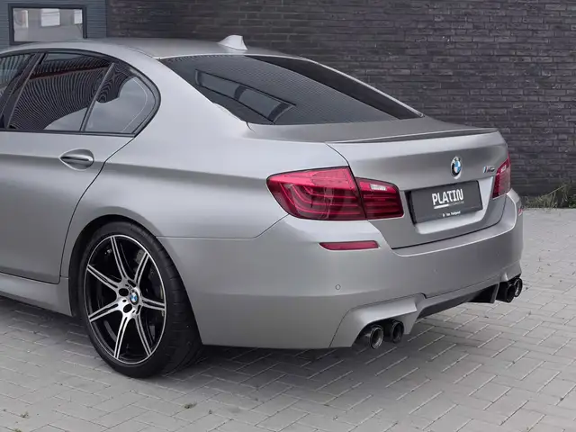 BMW M5 view 13