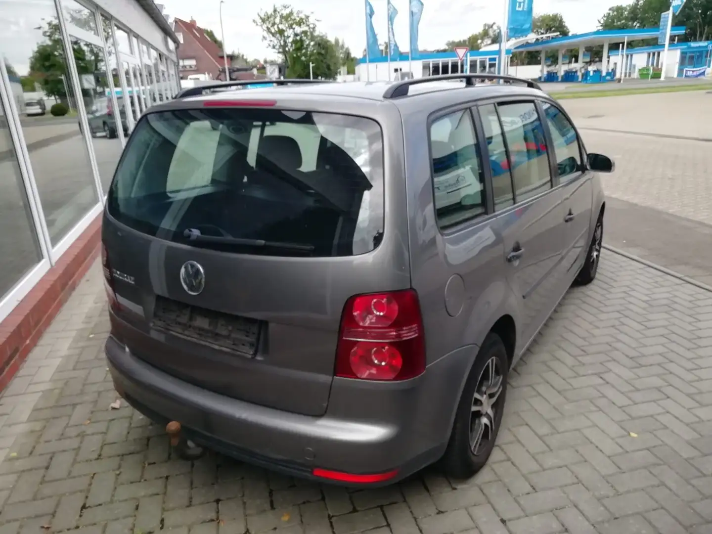 Volkswagen Touran 1.9 TDI DPF Conceptline /7-Sitzer/AHK/Met./1. Hd. Grau - 2