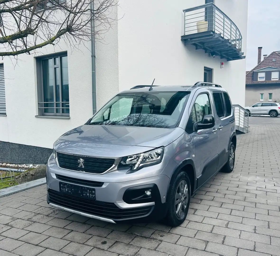 Peugeot Rifter Allure Pack L1 *Totwinkl, Navi, RFK, AHK* Gris - 2