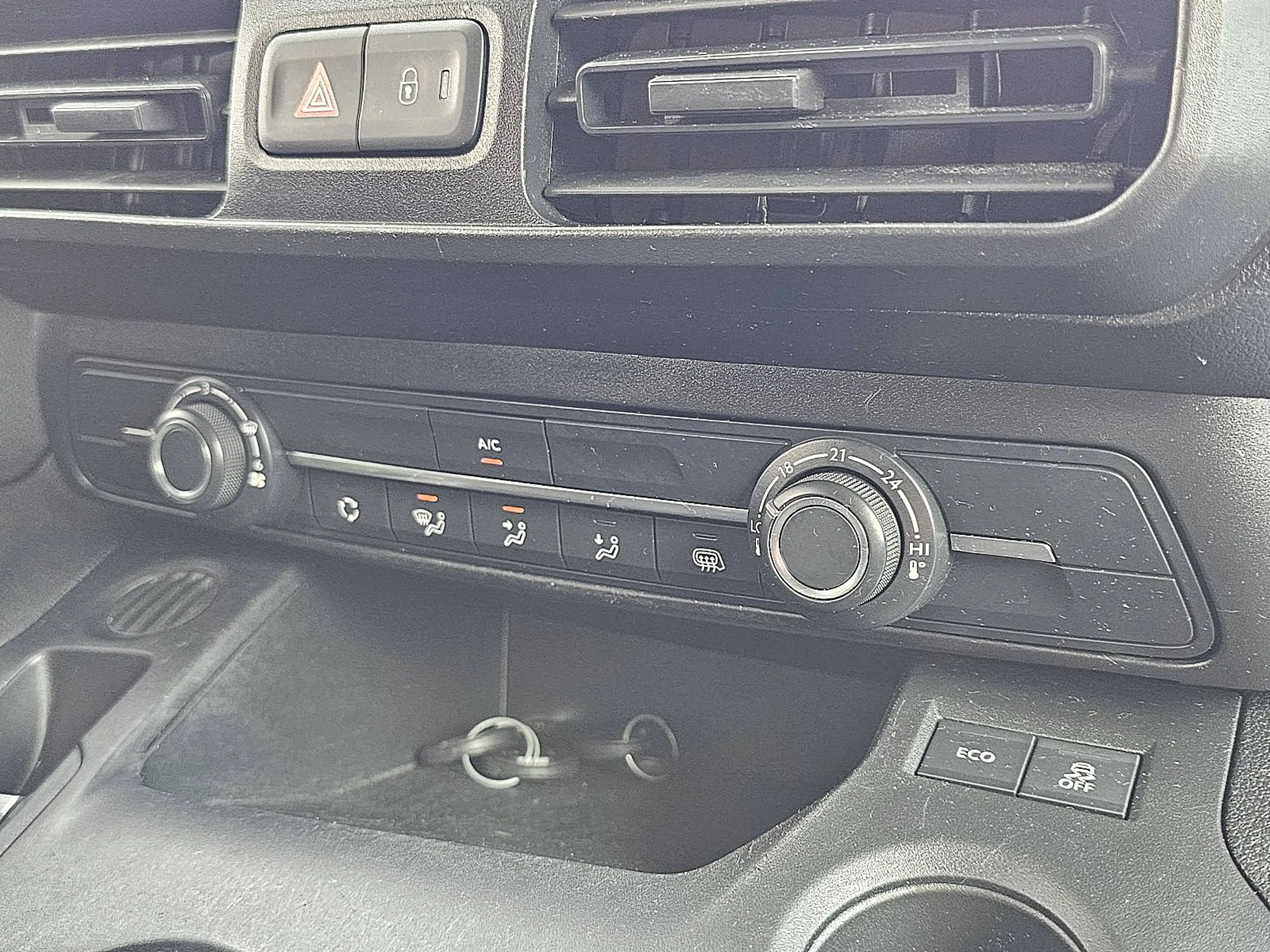 Peugeot Partner 1.5 — photo 10
