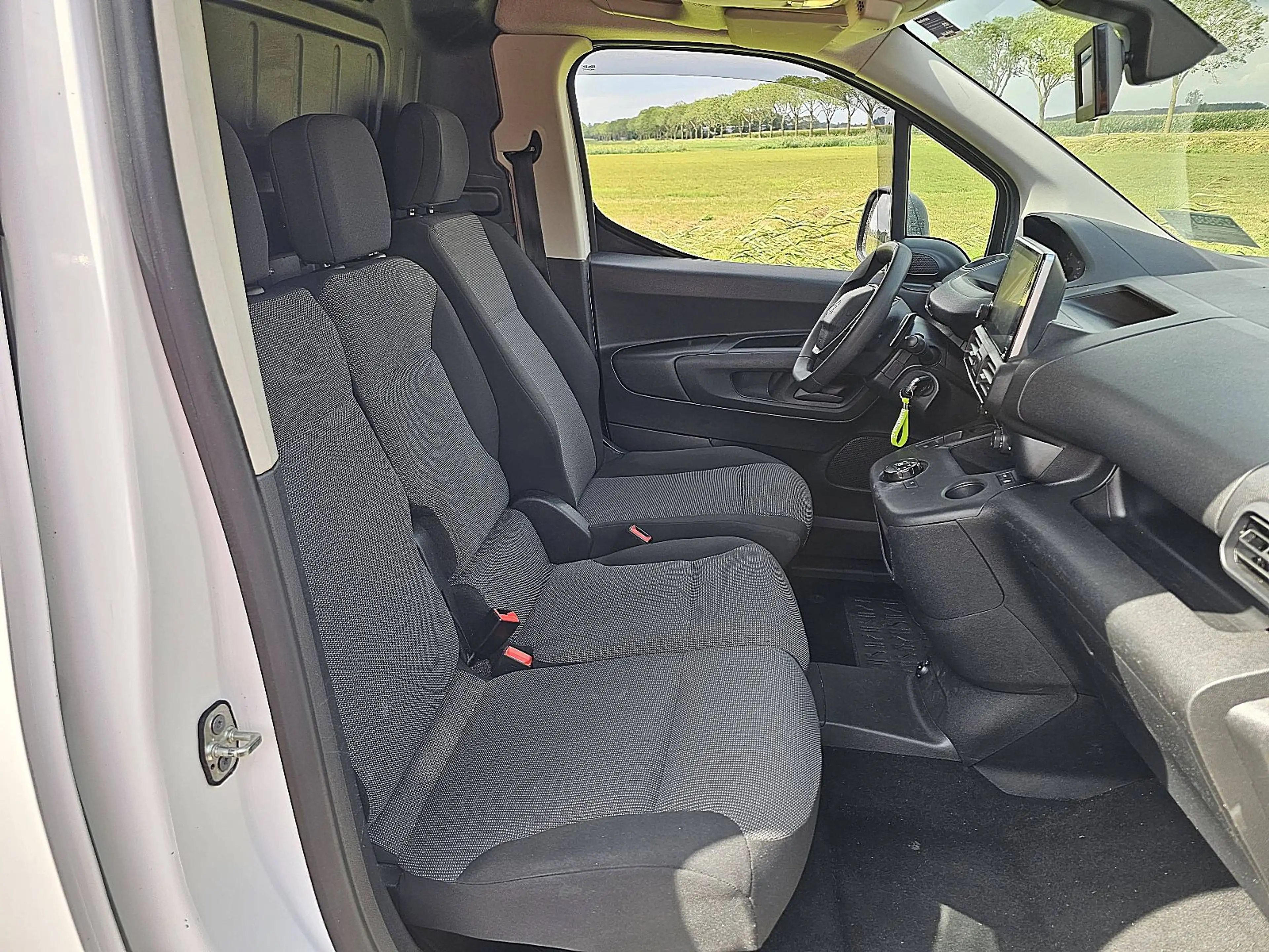 Peugeot Partner 1.5 — photo 7