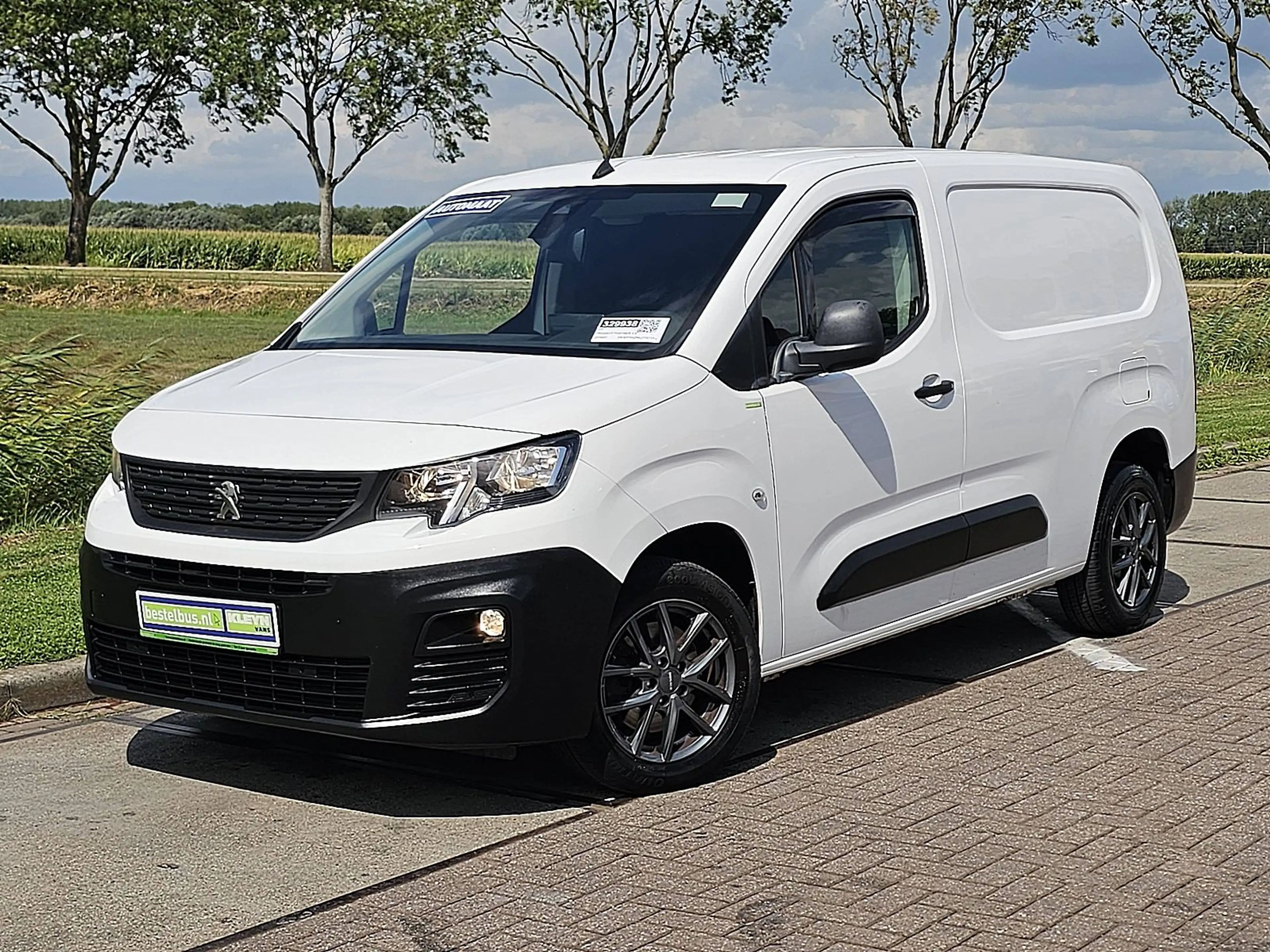 Peugeot Partner 1.5 — photo 2