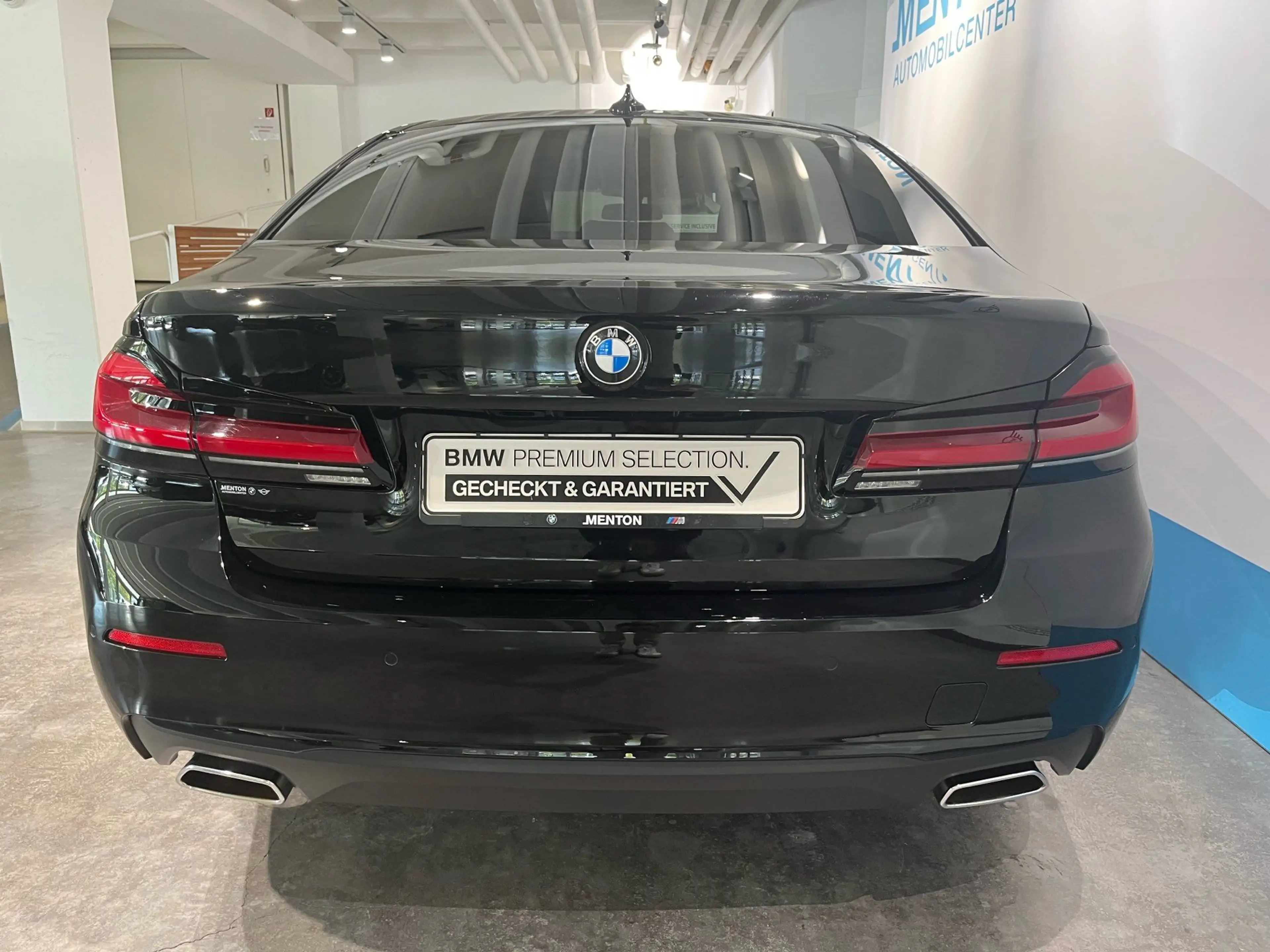 BMW 540 i xDrive Glasdach/DAB/LCProf/Shz/Sportsitz — photo 6