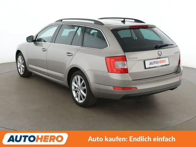 Skoda Octavia view 4