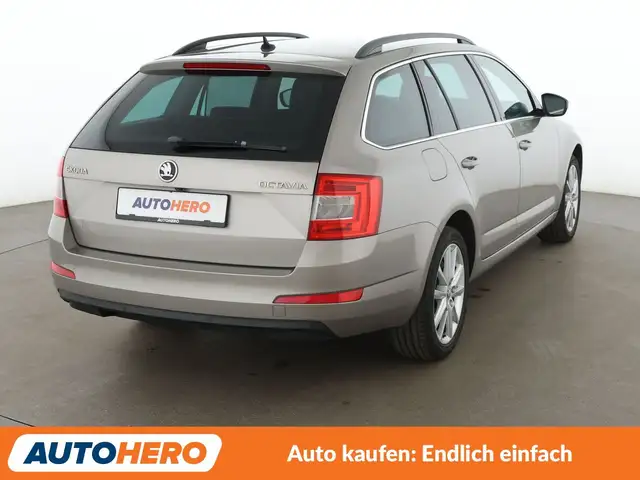 Skoda Octavia view 6