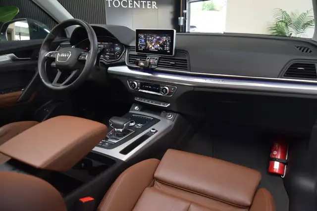 Audi Q5 view 7