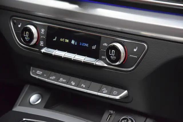 Audi Q5 view 13