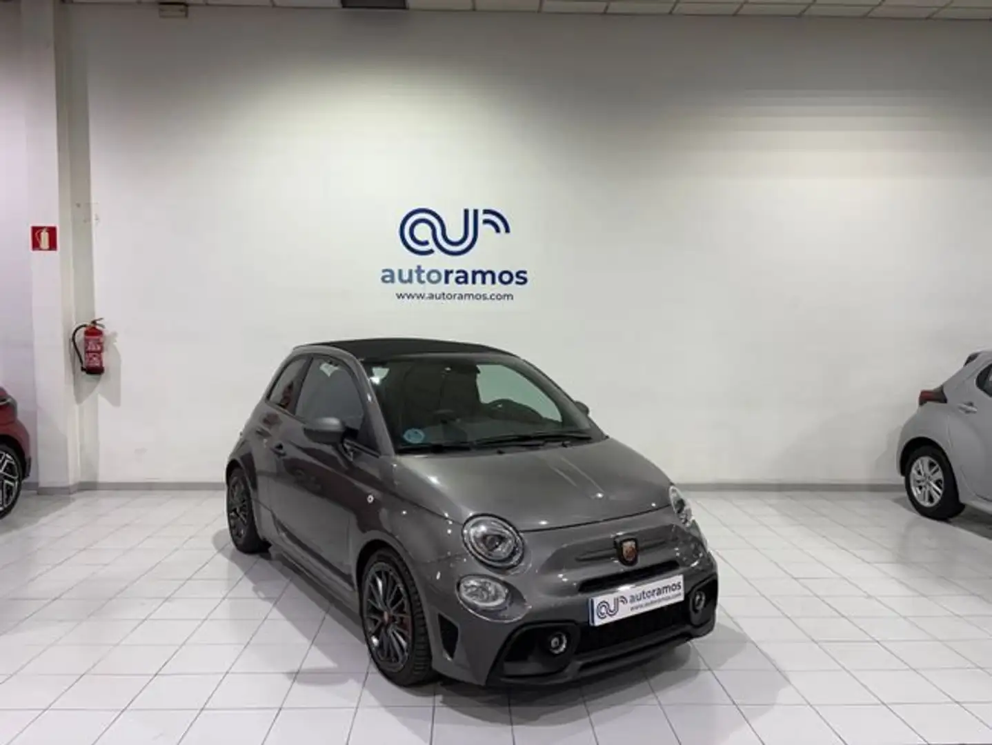 Abarth 500 695C 1.4 T-JET 180 CV 2P 180 CV Gris - 1